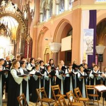 A Veszprémi Liszt Ferenc Kórustársaság hangversenye Zircen